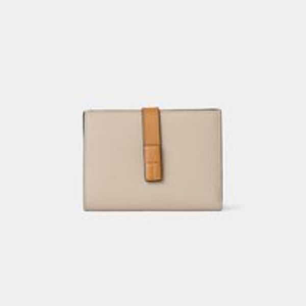 6万取引突破★UPS速達便利用【LOEWE】折りたたみ財布_C660S87X01