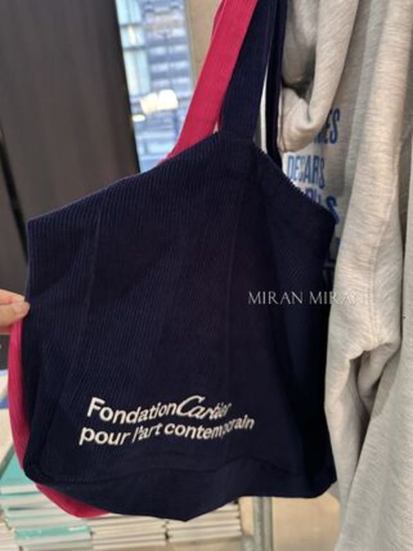 日本見入荷♪カルティエ財団美術館 オリジナルトートバッグ