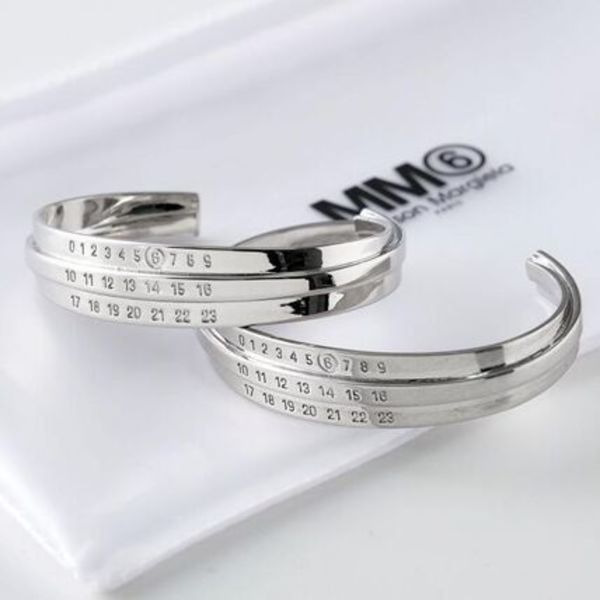 MM6 バングル SM6UY0095 P6627 ブレスレット カフ