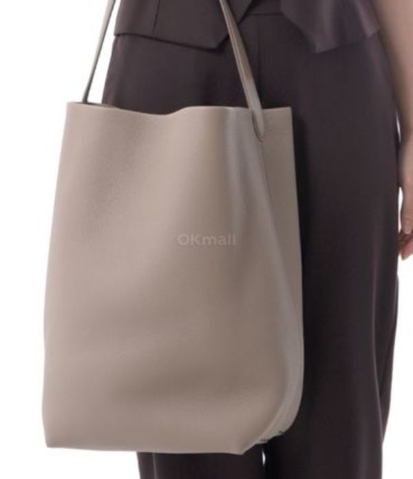 THE ROW| (Large N/S Park Tote Bag in Leather (W1273 L12