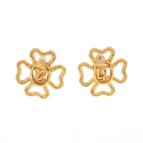 CHANEL イヤリング・ピアス