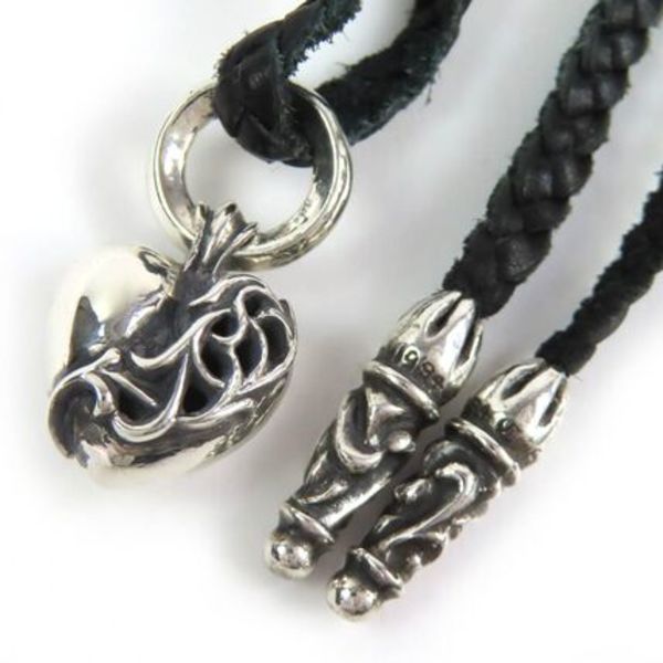 極美品 CHROME HEARTS ハートチャーム レザーブレードネックレス