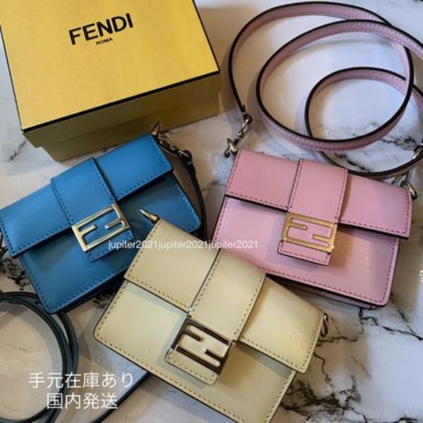 【すぐ届く】FENDI  ショルダーストラップ付 バゲット 財布