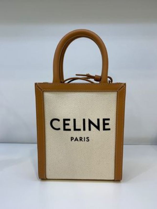 【CELINE直営】セール!ヴァーティカルカバ 早い者勝ち!