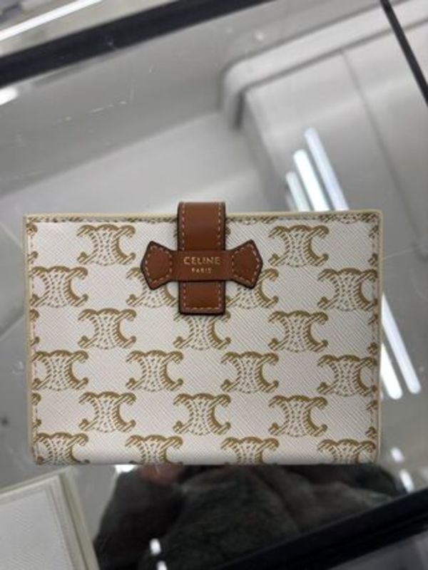 Outlet!【CELINE】ミディアム ストラップ ウォレット トリオンフ