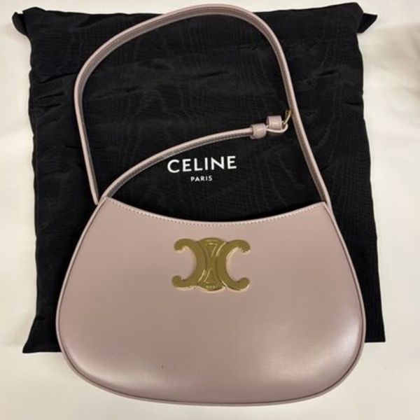 柔らかく上質な【CELINE】ミディアム ティリー ショルダーバッグ