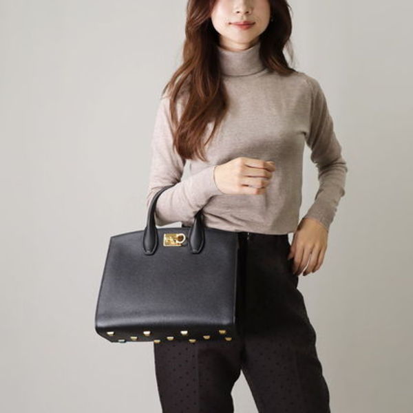 FERRAGAMO ショルダーバッグ STUDIO 210398 740941