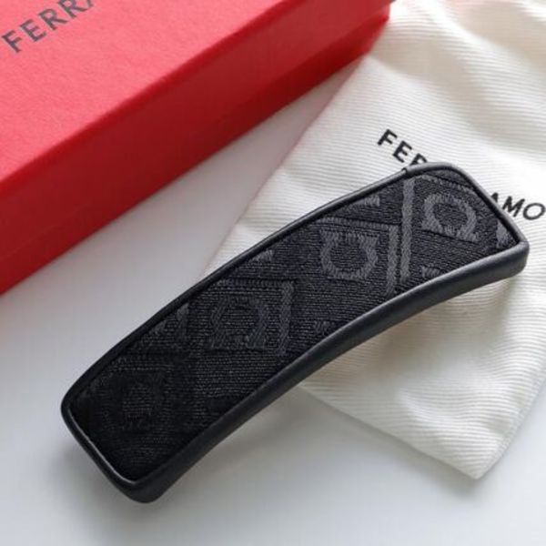 FERRAGAMO バレッタ 34 0430 776413 ガンチーニ