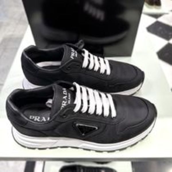 最安値挑戦中★PRADA★RE-NYLON スニーカー★ブラック