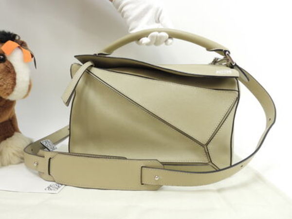 ロエベ パズルバッグ ミディアム レザー/グレージュ