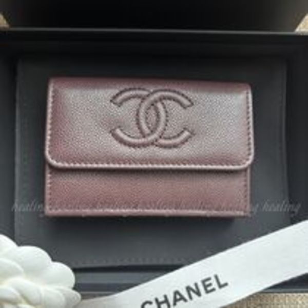 国内完売希少カラー【CHANEL】三つ折りスモールフラップ財布