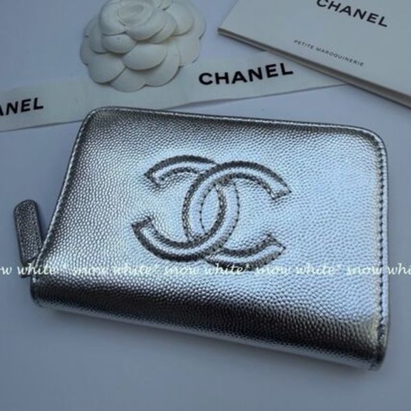 明日着 限定 メタリック♪ CCマーク フラグメントケース CHANEL