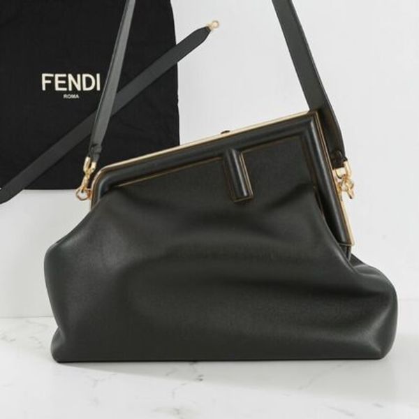 FENDI ファースト ショルダーバッグ