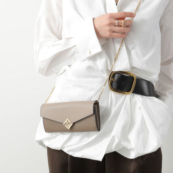 FENDI  長財布 8M0365 ALWA ストラップチェーン付き FFロゴ