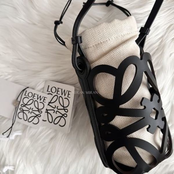 【LOEWE】 カラバリあり♪ Anagram cut-out Bag