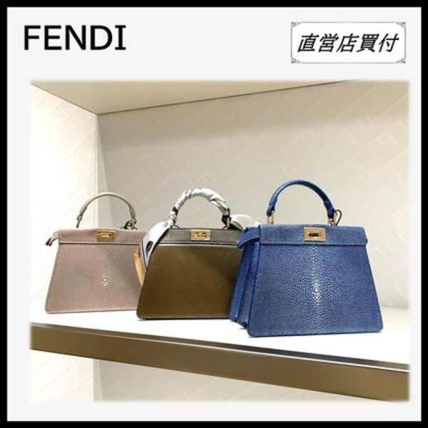 直営店 FENDI ピーカブー ISeeUプチ スティングレイレザーバッグ