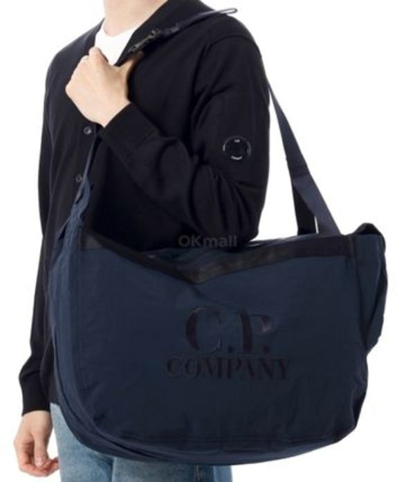 CP COMPANY|SHOULDER BAGS (Plain Paper Touch Zipped Bag