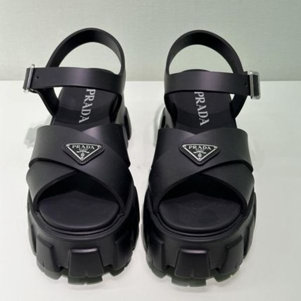 【PRADA】日本完売! 残りわずか!モノリス サンダル