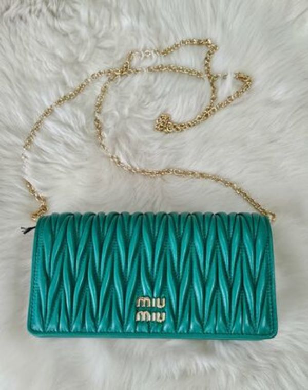 MIUMIUラムマトラッセ♪チェーンショルダー♪グリーン