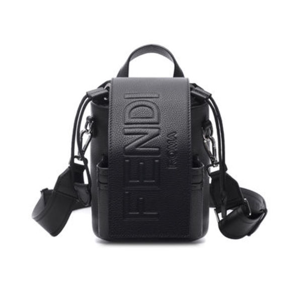 関税負担なし☆FENDI Romaレザー フェンディ ストライク ミニ