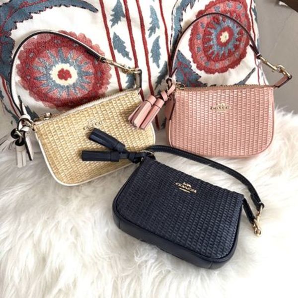 ★ストラップ付きミニポーチ★COACH Nolita 15 In Straw