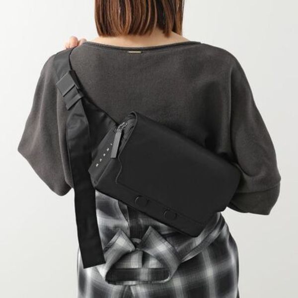MARNI ボディバッグ MUMQ0023A0 P8184 ナイロン