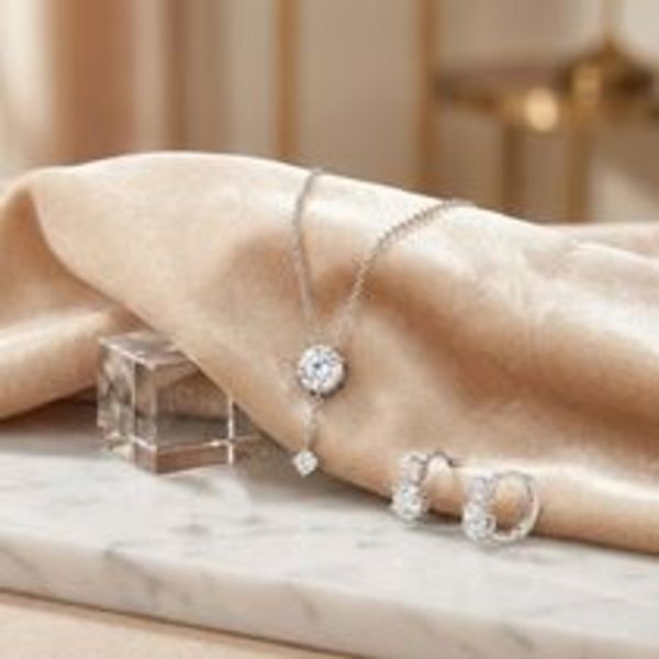 【J.ESTINA】IU 着用★ WHITEMOND Earrings