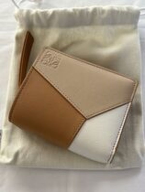 【国内発送!!】LOEWE パズル コンパクト ジップウォレット