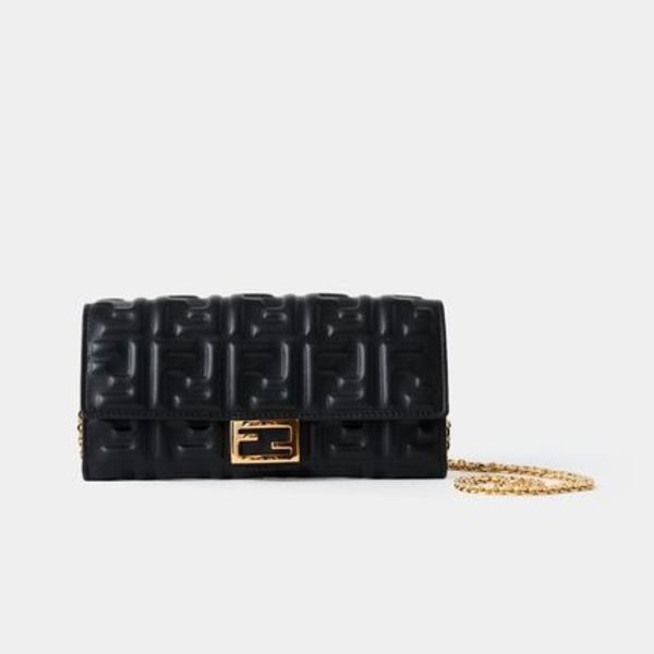 【関税負担】 FENDI CHAIN CROSS BODY BAG