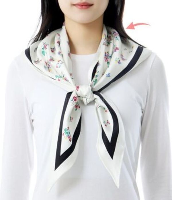 TORY BURCH| (TORY BURCH]SILK TRIANGLE SCARF (177174-100