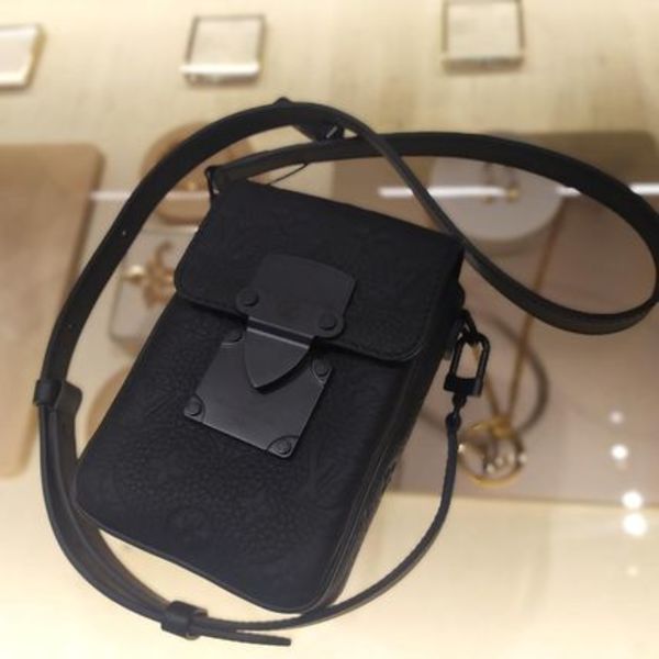 Louis Vuitton Sロック ヴェルティカルウェアラブル ウォレッ