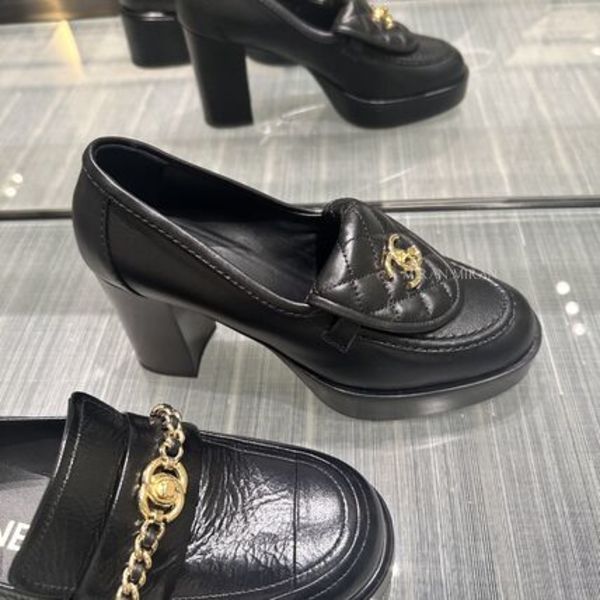 正規品【CHANEL】 ロゴ 付きラムスキン ローファー