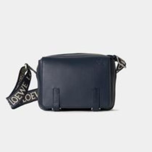 6万取引突破★UPS速達便利用【LOEWE】B553A72X21