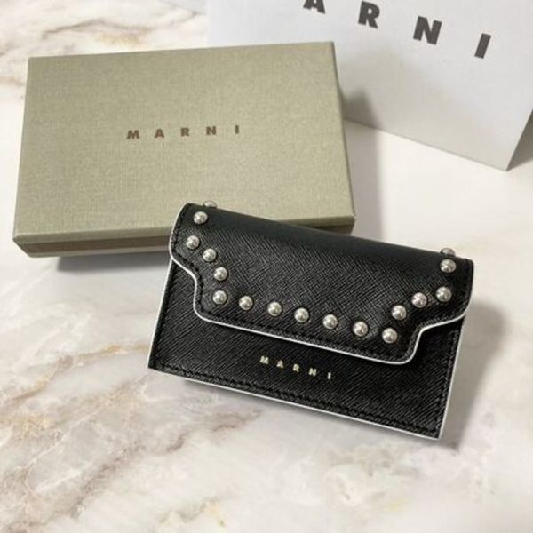 【国内発送】MARNI TRUNK カードケース スタッズ サファイアーノ