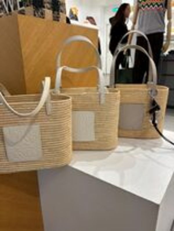 Outlet! 【 LOEWE 】スクエア バスケット かごバッグ スモール