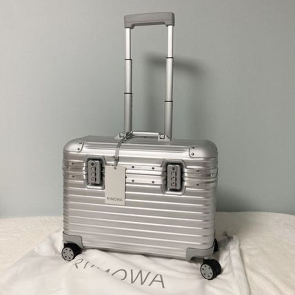 直営店★RIMOWA★オリジナルパイロットケース シルバー