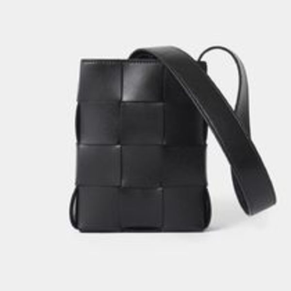 BOTTEGA VENETA カセット フォンポーチ 国内発送・関税込