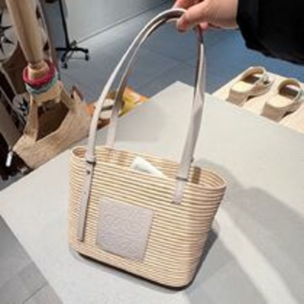 LOEWE☆ラフィアかごバッグ