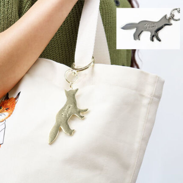 ■MAISON KITSUNE フォックスチャーム PW06903AM1002