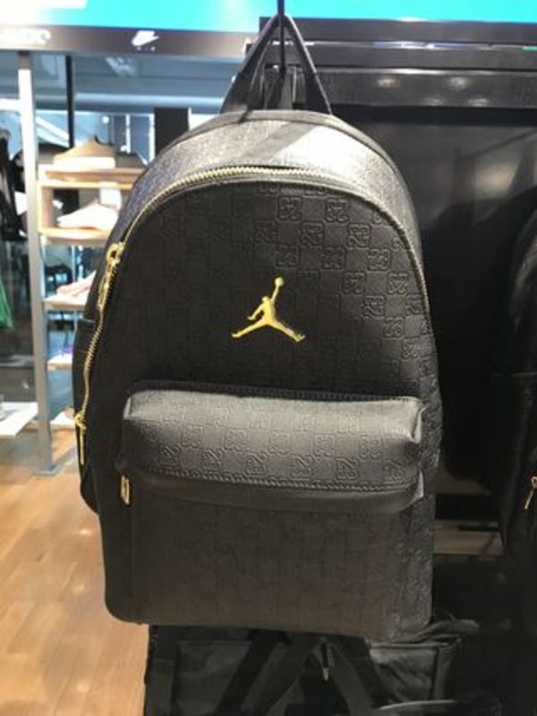 NIKE ジョーダン リュック BIG Size!! ブラック ゴールド
