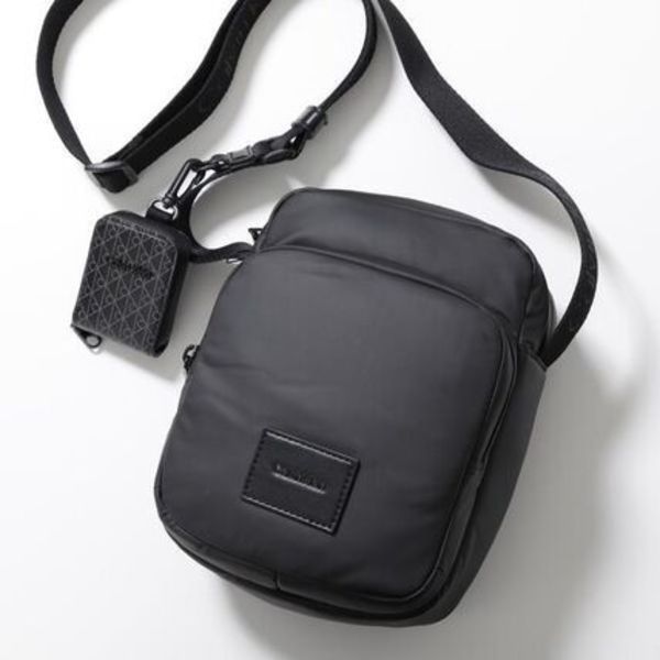 Calvin Klein ショルダーバッグ LV04D3200G