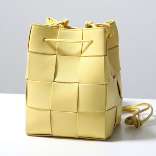 BOTTEGA VENETA ショルダーバッグ CASETTE 680218 VCQC4