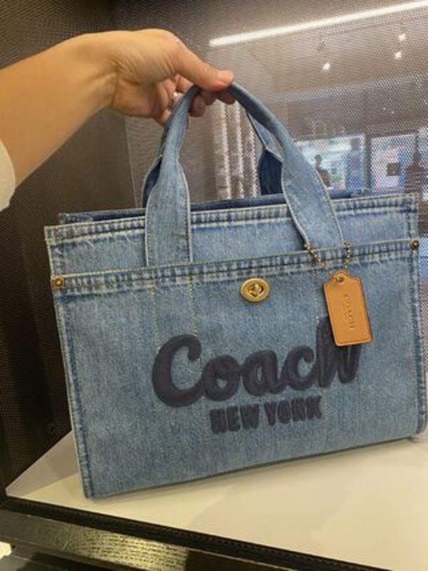 人気【COACH ブティック】デニム素材*2WAY カーゴトート