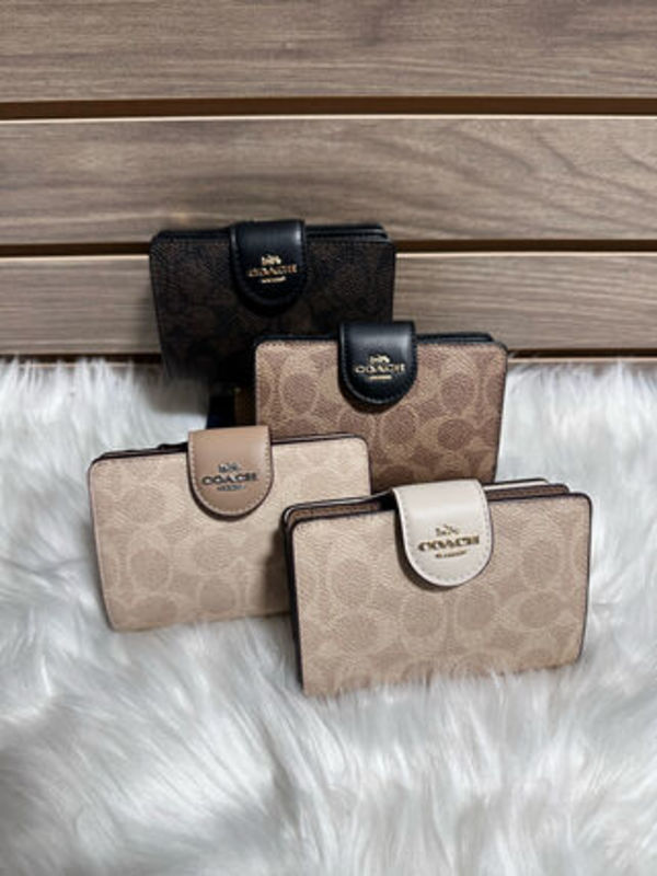 COACH|シグネチャーキャンバス 二つ折り財布 CW786