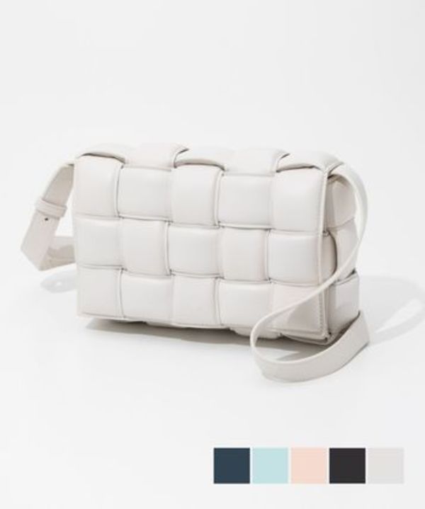 BOTTEGA VENETA 591970 VCQR1 ショルダーバッグ PADDED CASSETTE
