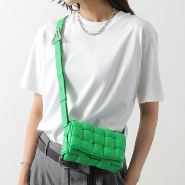 BOTTEGA VENETA  ショルダーバッグ CASETTE 717506 VCQR1