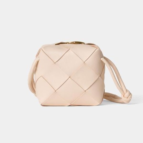 BOTTEGA VENETA ミニ カセット カメラバッグ