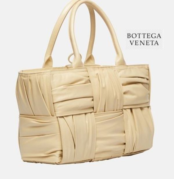 ★Bottega Veneta(ボッテガヴェネタ)レザートートバッグ