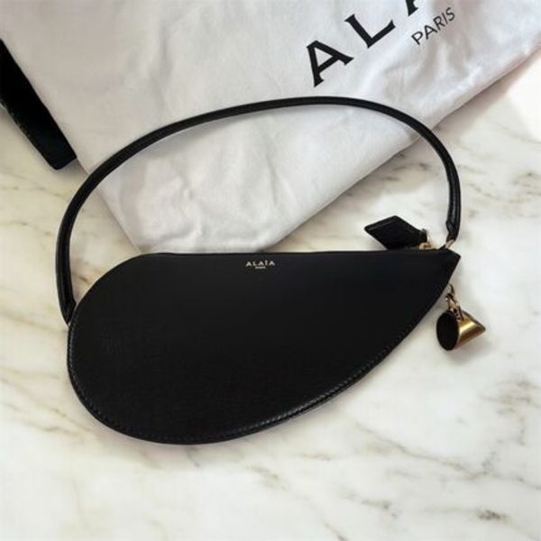 関税込□Alaia(アライア)Le Demi-Coeur leather shoulder bag