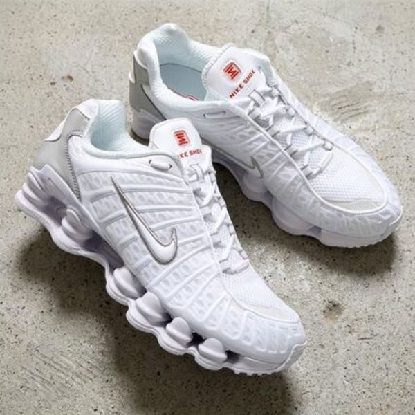 NIKE スニーカー SHOX TL ショックス AV3595